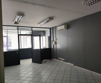 Location Local commercial 3 pièces Mazan (84380)